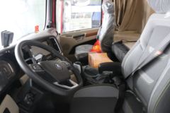 陕汽重卡 德龙X5000 490马力 6X4牵引车(后桥11.5T)(国六)(SX4259XD4Q1)