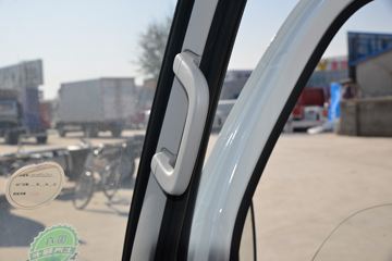 Ծ�� ����S80 95���� 4X2 3.05����ж��(����)(SH3043PEDBNZ3)ͼƬ