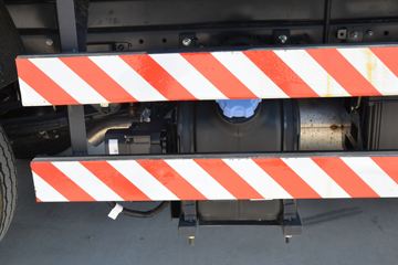 Ծ�� ����S80 95���� 4X2 3.05����ж��(����)(SH3043PEDBNZ3)ͼƬ