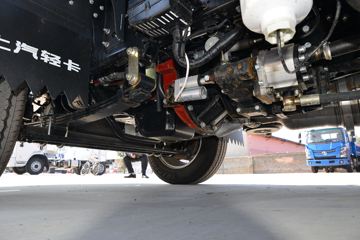 Ծ�� ����S80 95���� 4X2 3.05����ж��(����)(SH3043PEDBNZ3)ͼƬ