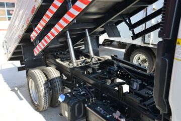 Ծ�� ����S80 95���� 4X2 3.05����ж��(����)(SH3043PEDBNZ3)ͼƬ