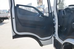 跃进 超越C300 130马力 4.2米单排栏板轻卡(国六)(SH1043ZFDCWZ4)