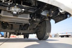 跃进 超越C300 130马力 4.2米单排栏板轻卡(国六)(SH1043ZFDCWZ4)