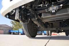 跃进 超越C300 130马力 4.2米单排栏板轻卡(国六)(SH1043ZFDCWZ4)