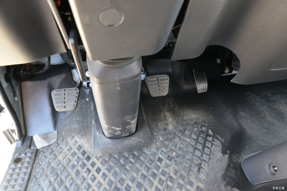 Ծ�� ��ԽC300 150���� 4.2�׵��������Ῠ(����)(SH1043ZFDDMZ)��ʻ��                                               