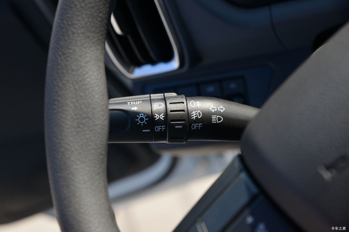 Ծ�� ��ԽC300 150���� 4.2�׵��������Ῠ(����)(SH1043ZFDDMZ)��ʻ��                                               