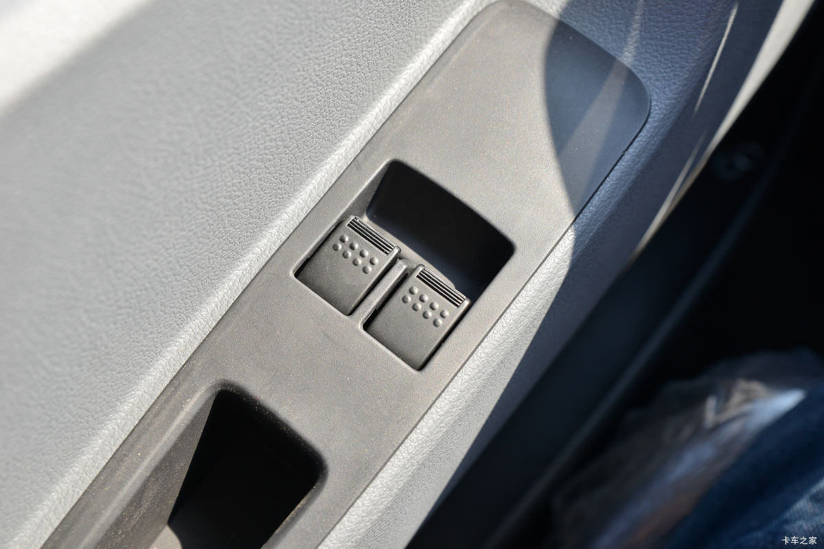 Ծ�� ��ԽC300 150���� 4.2�׵��������Ῠ(����)(SH1043ZFDDMZ)��ʻ��                                               