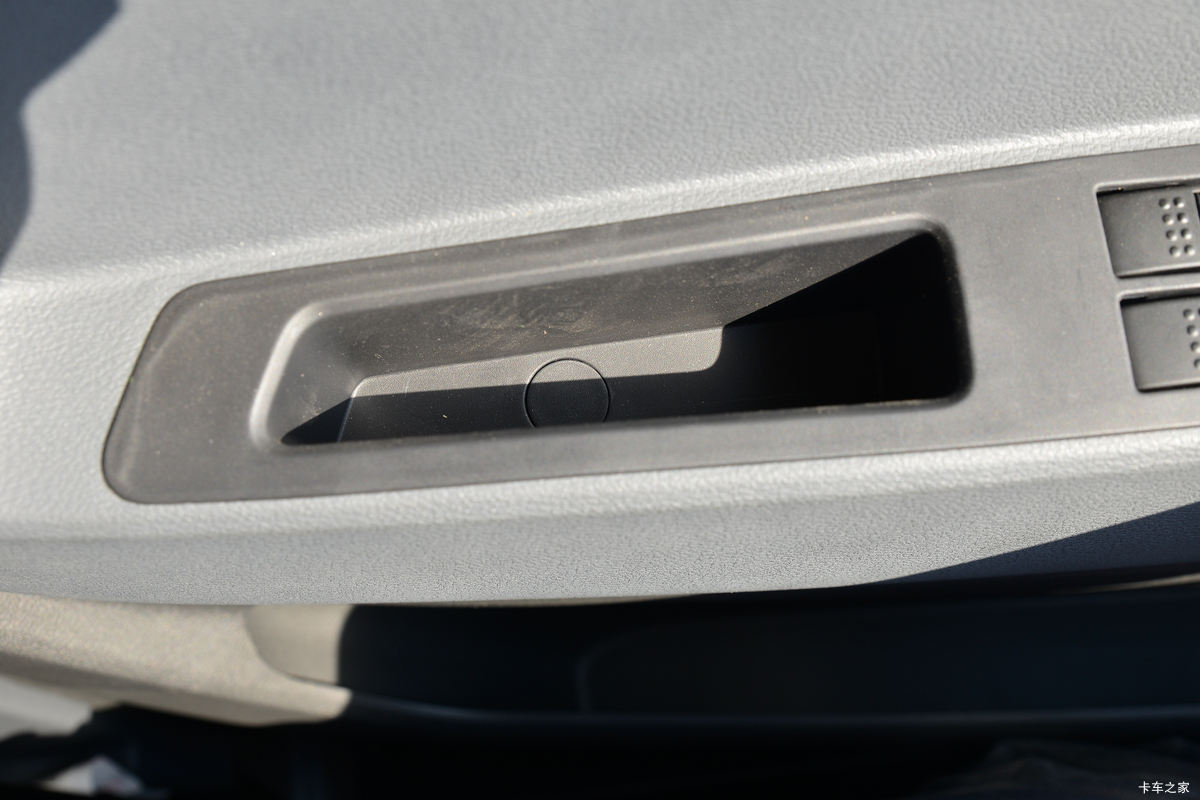 Ծ�� ��ԽC300 150���� 4.2�׵��������Ῠ(����)(SH1043ZFDDMZ)��ʻ��                                               