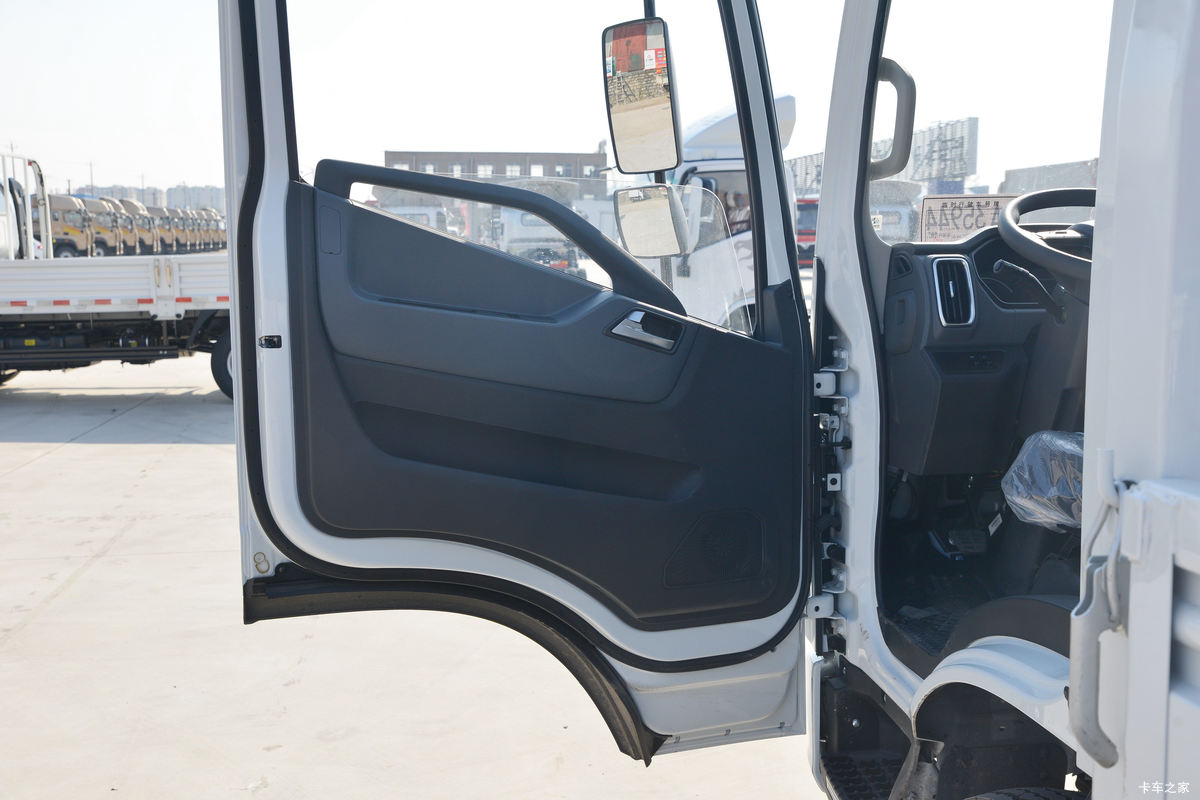 Ծ�� ��ԽC300 150���� 4.2�׵��������Ῠ(����)(SH1043ZFDDMZ)��ʻ��                                               