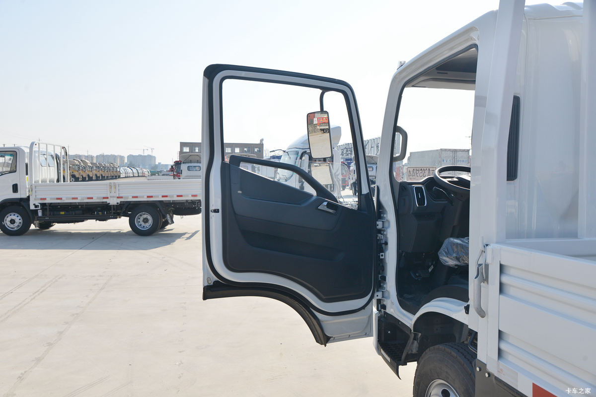 Ծ�� ��ԽC300 150���� 4.2�׵��������Ῠ(����)(SH1043ZFDDMZ)��ʻ��                                               