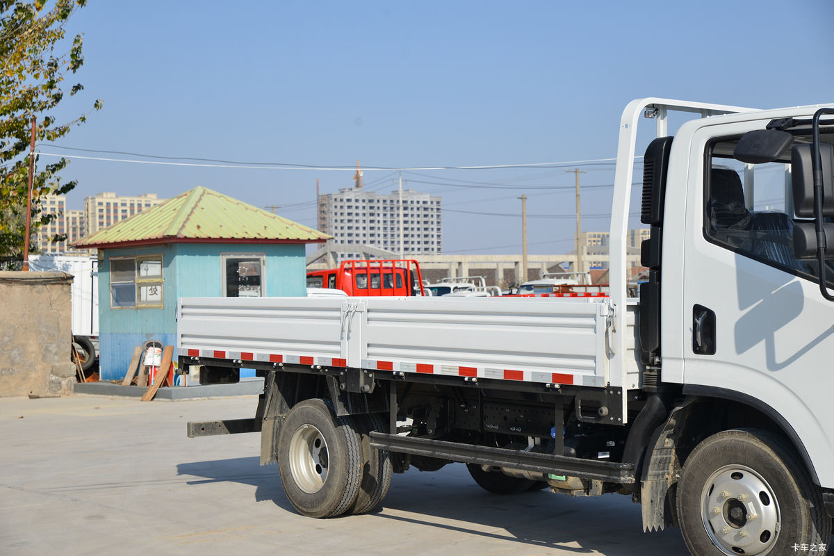 Ծ�� ��ԽC300 150���� 4.2�׵��������Ῠ(����)(SH1043ZFDDMZ)��װ                                                