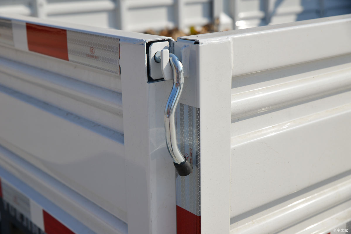 Ծ�� ��ԽC300 150���� 4.2�׵��������Ῠ(����)(SH1043ZFDDMZ)��װ                                                