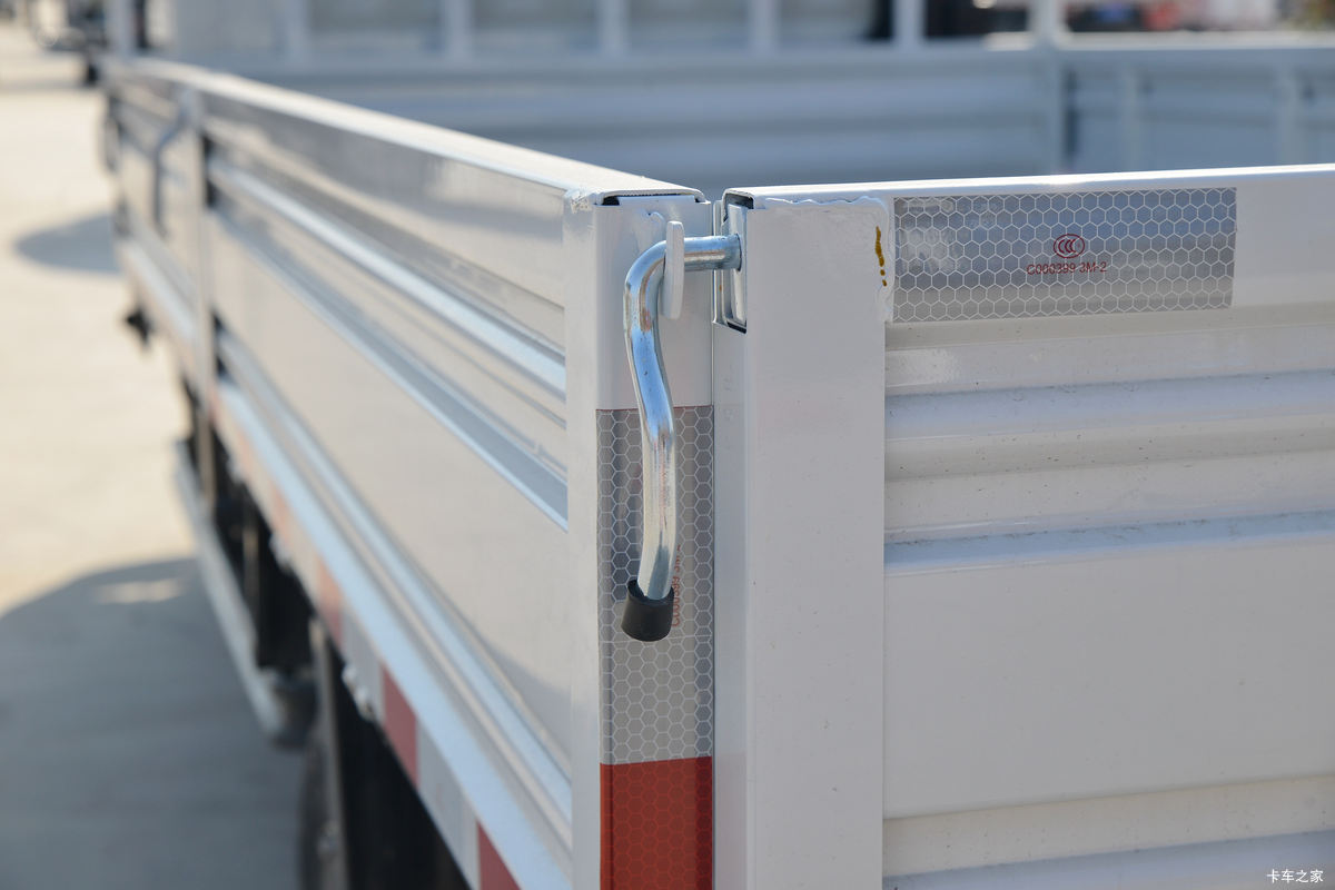 Ծ�� ��ԽC300 150���� 4.2�׵��������Ῠ(����)(SH1043ZFDDMZ)��װ                                                