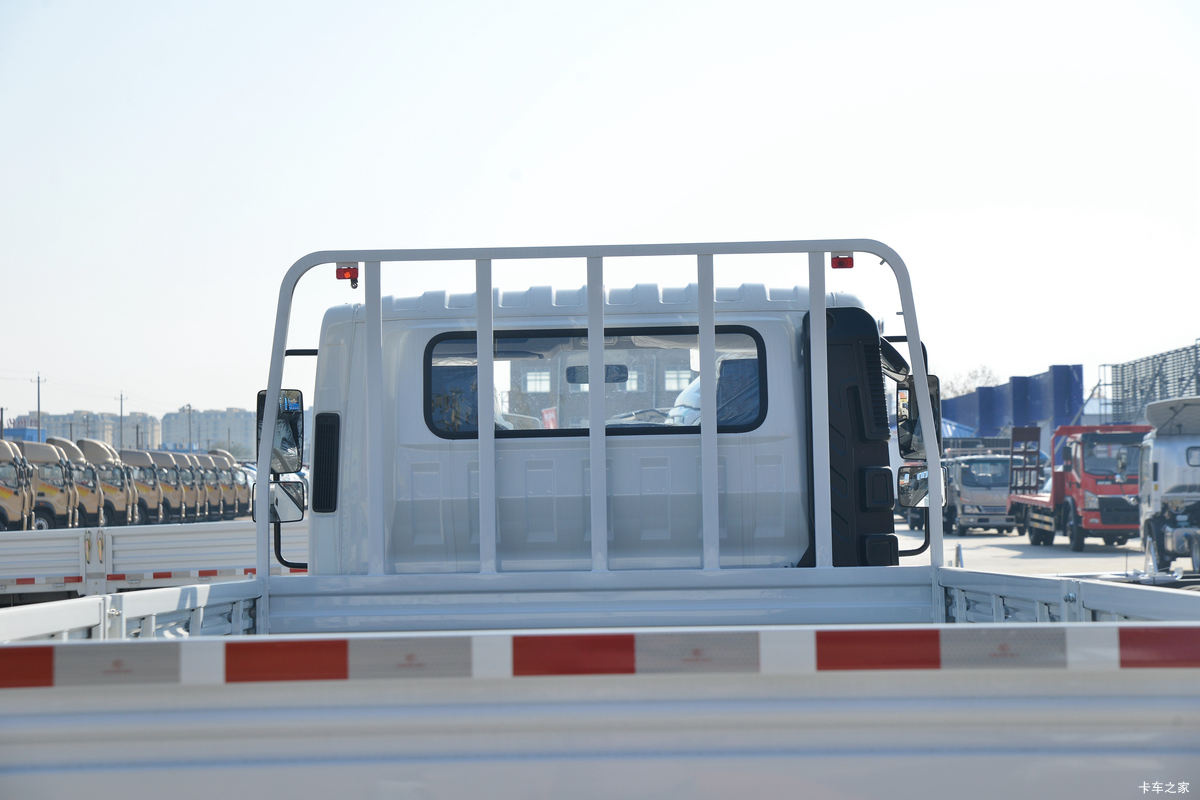 Ծ�� ��ԽC300 150���� 4.2�׵��������Ῠ(����)(SH1043ZFDDMZ)��װ                                                