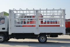 行业小卡标杆，底盘大，轮胎大，驾驶室大，货箱大