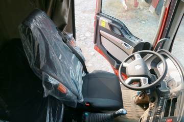 �й����� HOWO TX�ؿ� 460���� 6X4 ǣ����(����)ͼƬ