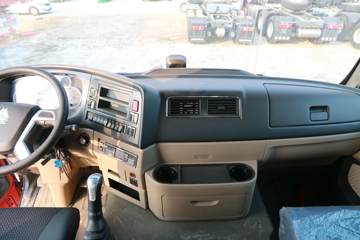 �й����� HOWO TX�ؿ� 460���� 6X4 ǣ����(����)ͼƬ