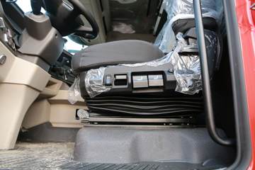 �й����� HOWO Max�ؿ� 480���� 6X4ǣ����(����)ͼƬ