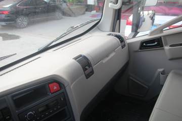 йHOWO ͳ˧ 130 4.15׵ʽῨ()(ZZ5047XXYF3215F145)ͼƬ