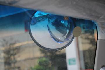 йHOWO ͳ˧ 130 4.15׵ʽῨ()(ZZ5047XXYF3215F145)ͼƬ