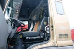 福田 奥铃大黄蜂 220马力 7.8米排半厢式载货车(后桥9T)(国六)(BJ5188XXYKPFN-AF1)