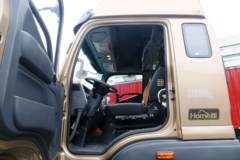 福田 奥铃大黄蜂 220马力 7.8米排半厢式载货车(后桥9T)(国六)(BJ5188XXYKPFN-AF1)