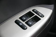 福田 奥铃大黄蜂 220马力 7.8米排半厢式载货车(后桥9T)(国六)(BJ5188XXYKPFN-AF1)