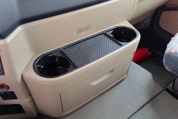 �й����� HOWO TX 290���� 6X2 9.52����������ʽ�ػ���(����)(ZZ5257XYKN56CGF1)ͼƬ