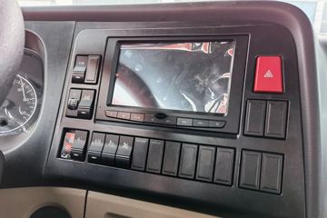 �й����� HOWO TX 290���� 6X2 9.52����������ʽ�ػ���(����)(ZZ5257XYKN56CGF1)ͼƬ