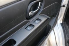 欧铃汽车 锋锐F3 1.6L 122马力 汽油 3.15米单排翼开启厢式微卡(国六)(ZB5032XYKDDE1L)