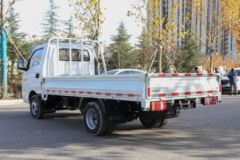 唐骏欧铃 V5系列 122马力 4.005米单排栏板轻卡(国六)(ZB1032VDD2L)