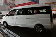 金杯 金海狮 2021款 旅行狮 150马力 2L 9座多用途乘用车