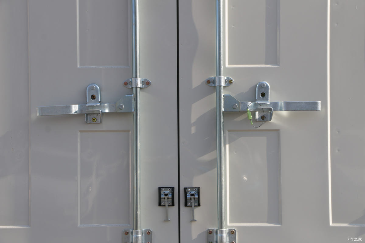 ���� ˳��խ�� 143���� 4.21�׵�����ʽ�Ῠ��װ                                                