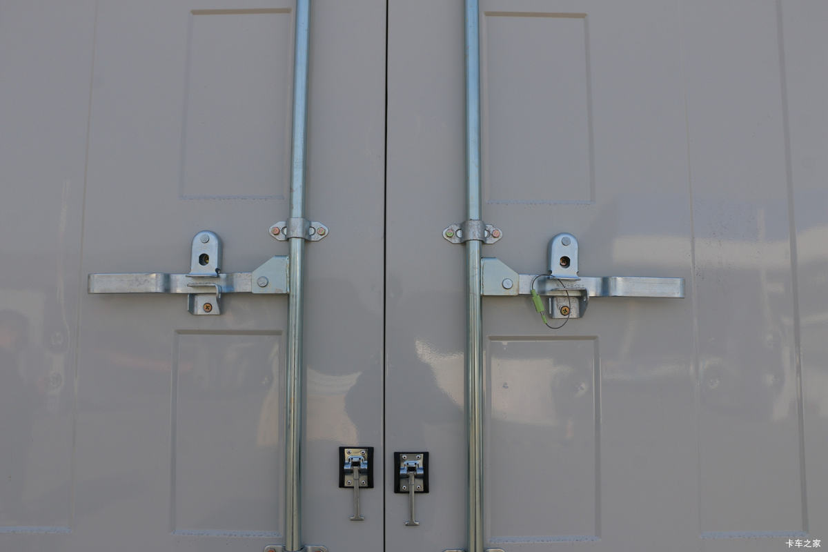 ���� ˳��խ�� 143���� 4.21�׵�����ʽ�Ῠ��װ                                                