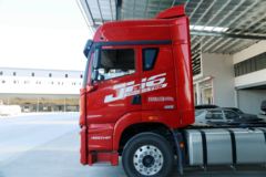 青岛解放 JH6重卡 质惠版 460马力 6X4牵引车(后桥435升级冲焊桥)(CA4250P26K2T1E6A80)