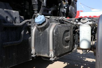 ���� ����˹Q9 195���� 4X2 6.8���Ű���������ʽ�ػ���(����)(HFC5181XYKB80K1E2S)ͼƬ