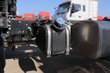 ���� ����˹Q9 195���� 4X2 6.8���Ű���������ʽ�ػ���(����)(HFC5181XYKB80K1E2S)ͼƬ