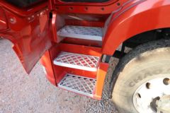 一汽解放 新J6P重卡 质惠版 运煤款 380马力 6X4牵引车(国六)(CA4250P66K25T1E6)