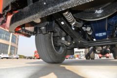 陕汽重卡 德龙L5000 绿通版 245马力 4X2 6.8米仓栅式载货车(国六)(SX5189CCYLA501F2)