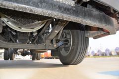 陕汽重卡 德龙L5000 绿通版 260马力 4X2 6.8米仓栅式载货车(国六)(SX5189CCYLA501F2)
