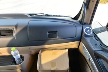 �й����� HOWO TX 245���� 4X2 6.8����ʽ�ػ���(����)(ZZ5187XXYK501GF1)ͼƬ