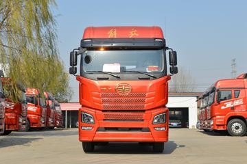 青岛解放 JH6重卡 领航版2.0 460马力 6X4 危险品牵引车(国六)(CA4255P25K15T1E6A80)