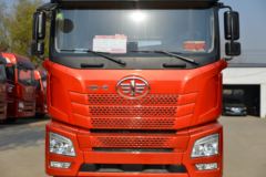 解放JH6智行版新车到店，价格一站到底，欢迎大家前来选购。