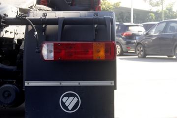  ŷGTL 6ϵؿ 430 6X4ǣ(BJ4259SNFKB-XJ)ͼƬ