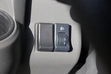 �������� ����L2�Ῠ 140���� 4X2 4.165�׵��Ų�դʽ�ػ���ͼƬ