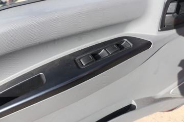 �������� ����L2�Ῠ 140���� 4X2 4.165�׵��Ų�դʽ�ػ���ͼƬ