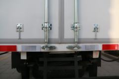 庆铃 铃咖 127马力 4.2米单排厢式轻卡(万里扬)(国六)(QL5040XXYMFHA)