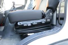 福田 奥铃大黄蜂 220马力 7.8米厢式载货车(国六)(BJ5186XXY-1A)