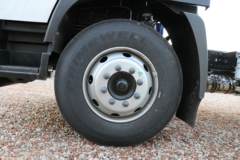福田 奥铃大黄蜂 220马力 7.8米厢式载货车(国六)(BJ5186XXY-1A)