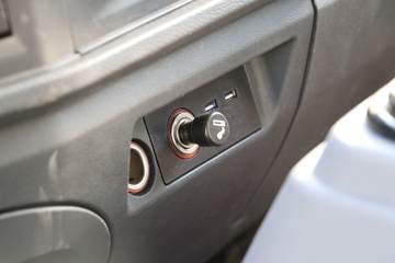 �й�����HOWO ���� 130���� 4.15�׵��������Ῠ(խ��)ͼƬ